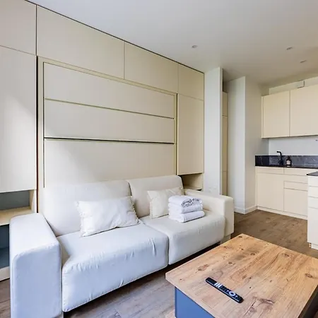 Sur Seine - Ultra Functional * Neuilly-sur-Seine